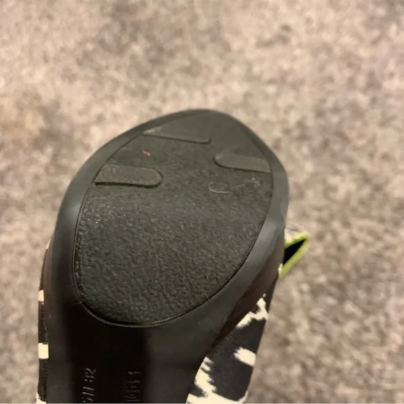 Women’s Fergalicous Heels - Picture 5 of 8